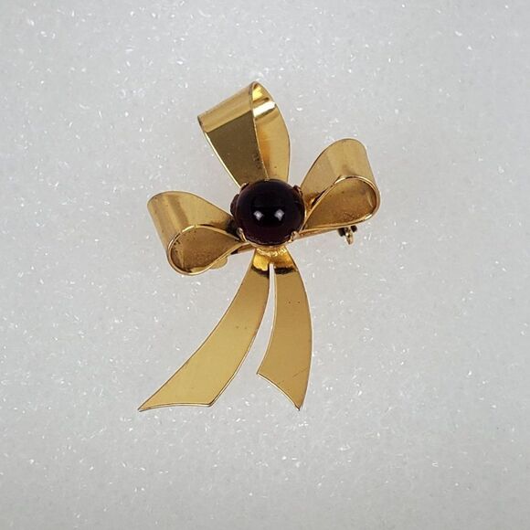 Coro Jewelry - Vintage Coro Sterling Silver Gold Vermeil Red Glass Cabochon Ribbon‎ Brooch Pin